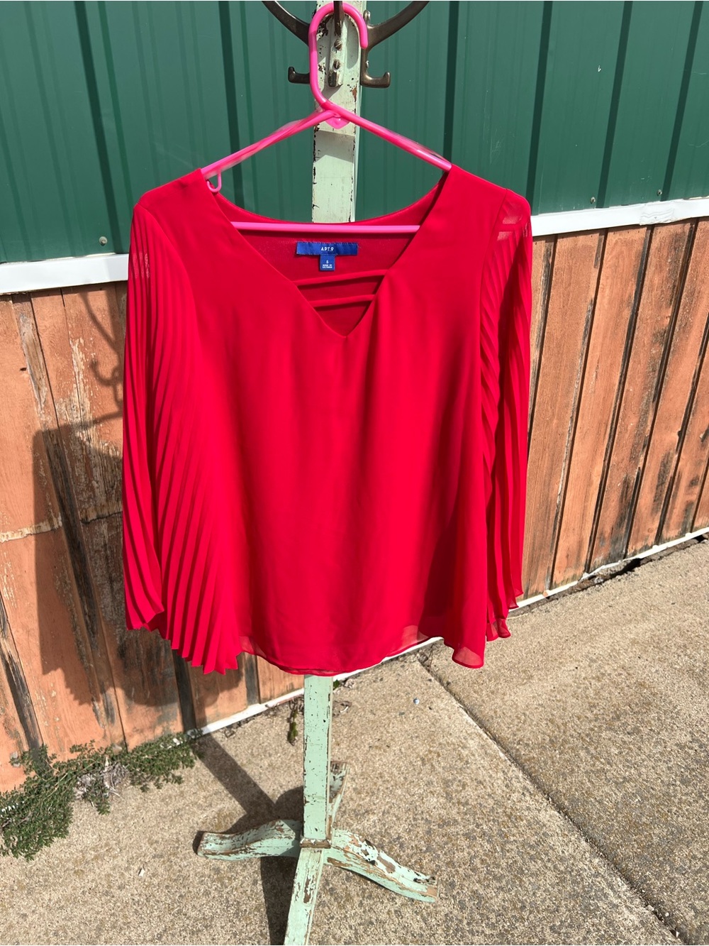 Apt. 9 Bright Red V-Neck Blouse with Pleated Long Sleeves